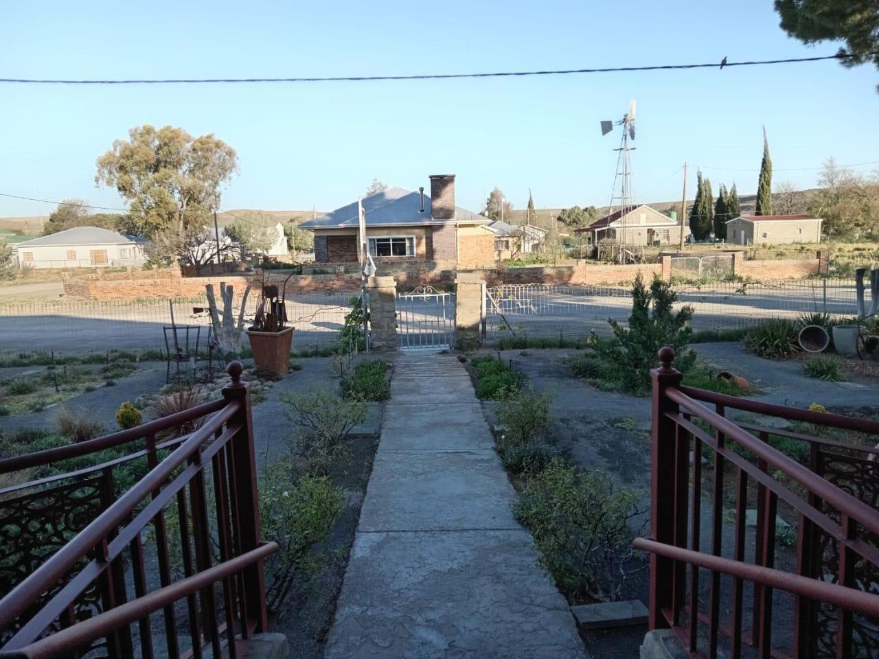 Stellar Dust Guesthouse Previously The Blue Moon Guesthouse Sutherland Exterior foto